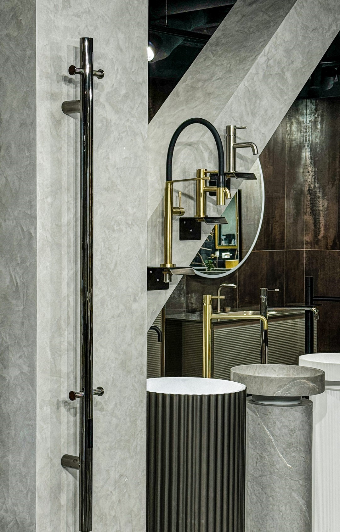 Полотенцесушитель электрический uno shine gun metal 110 x 122 x 1500 мм. 726-sgm boheme