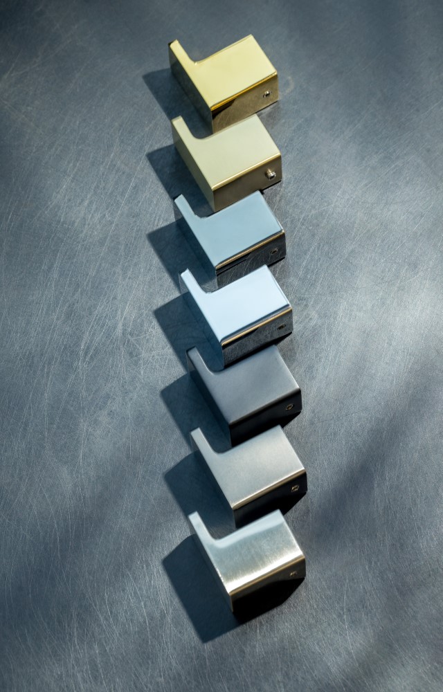 Крючок Qubic Nickel Brush