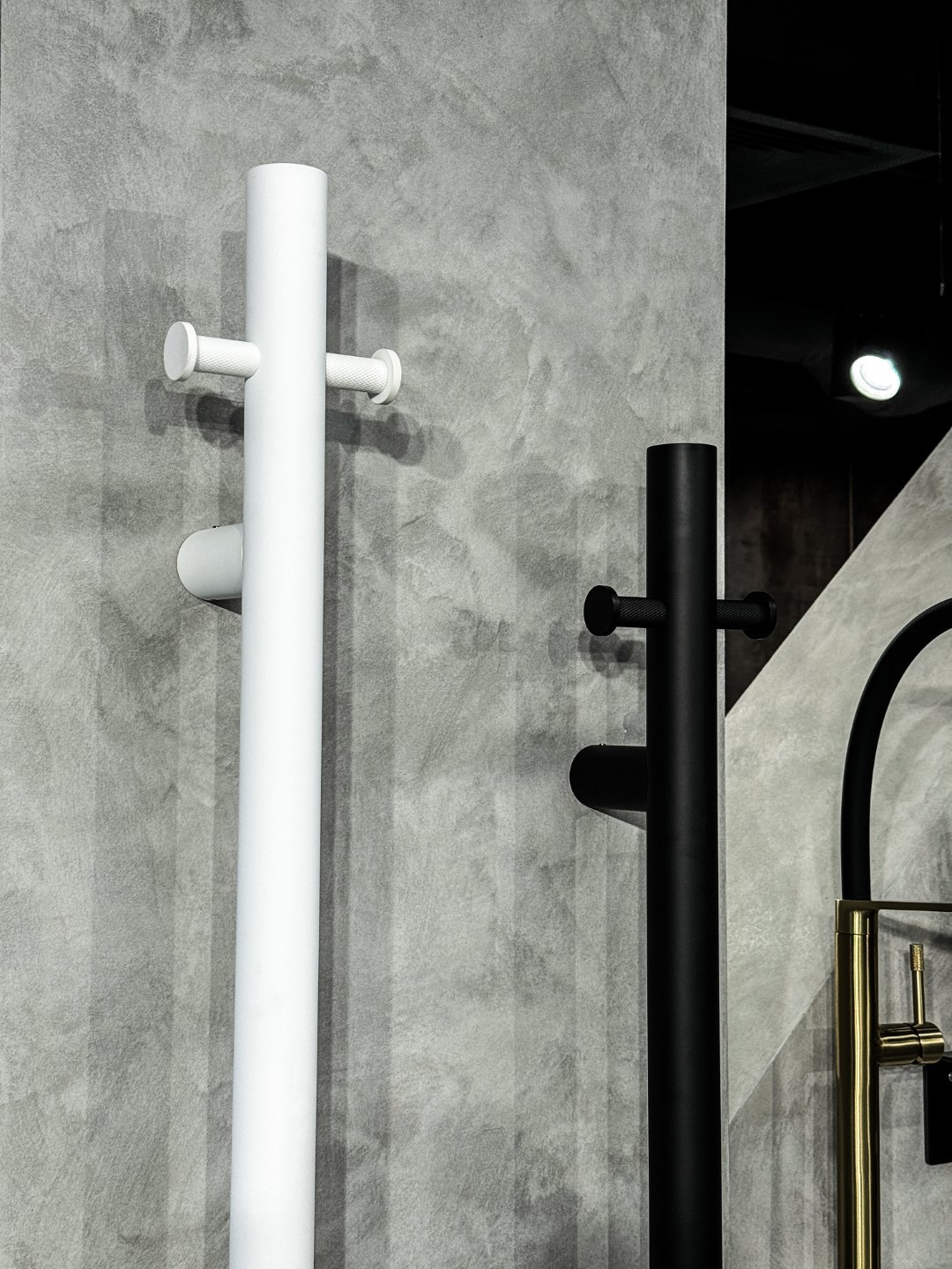 Полотенцесушитель электрический uno black 110 x 122 x 1500 мм. 726-b boheme