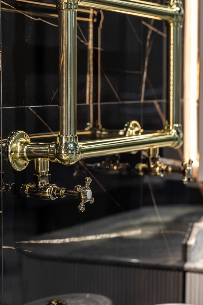 Полотенцесушитель водяной золото (нерж.. сталь) 568 x 748 x 123 мм. 719 boheme