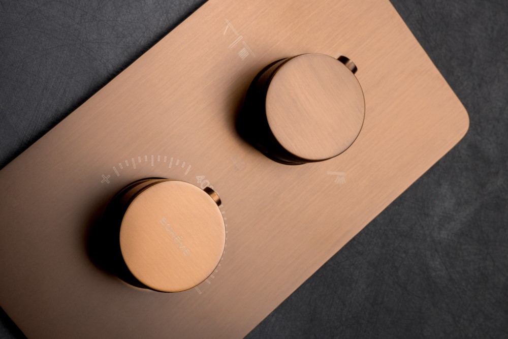 Смеситель встроенный с термостатом 3-х проходной CELL BRUSHED BRONZE