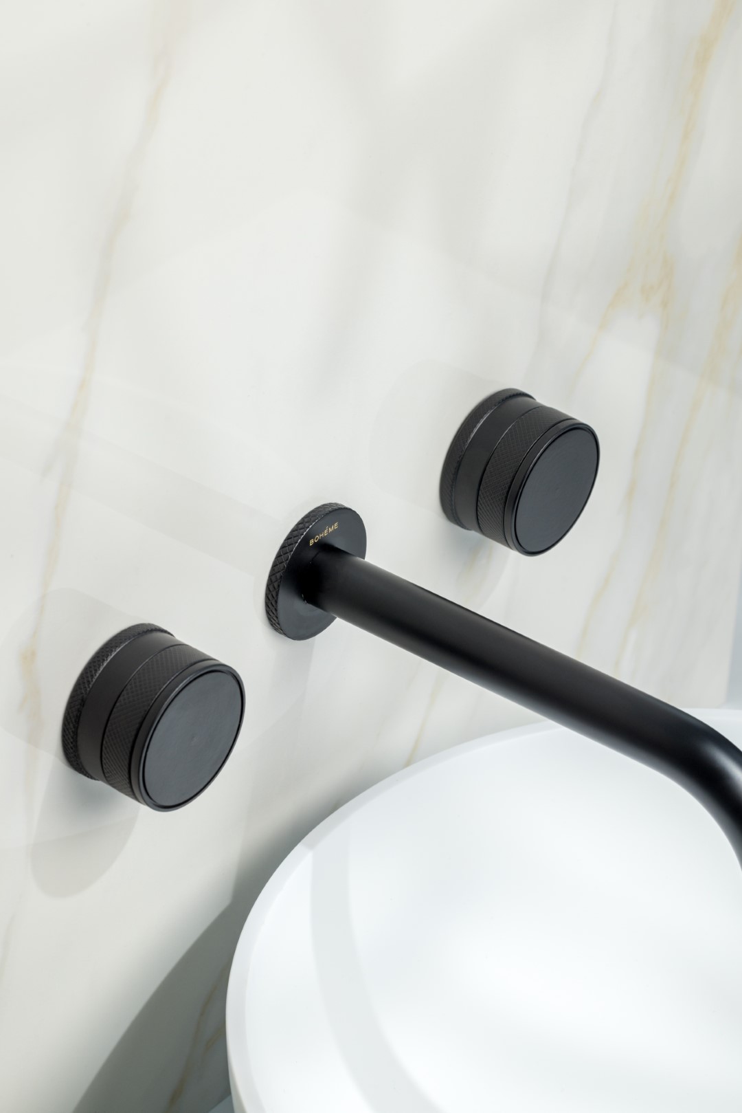 Смеситель для раковины настенный  на 3 отверстия boheme prestige 152-2-b-pr черный матовый