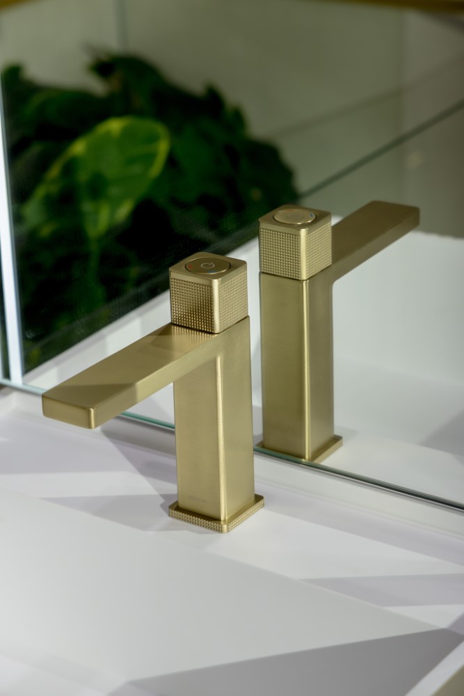 Смеситель автоматический для раковины QUAD Matt Gold