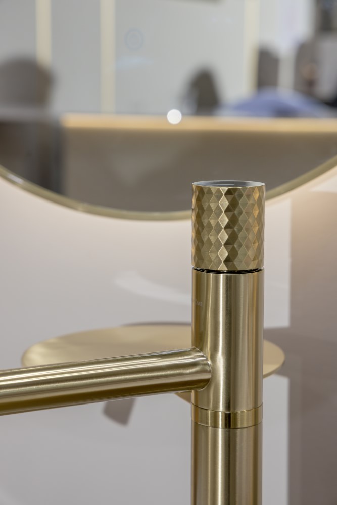 Смеситель stick напольный для умыв. matt gold с ручкой diamond