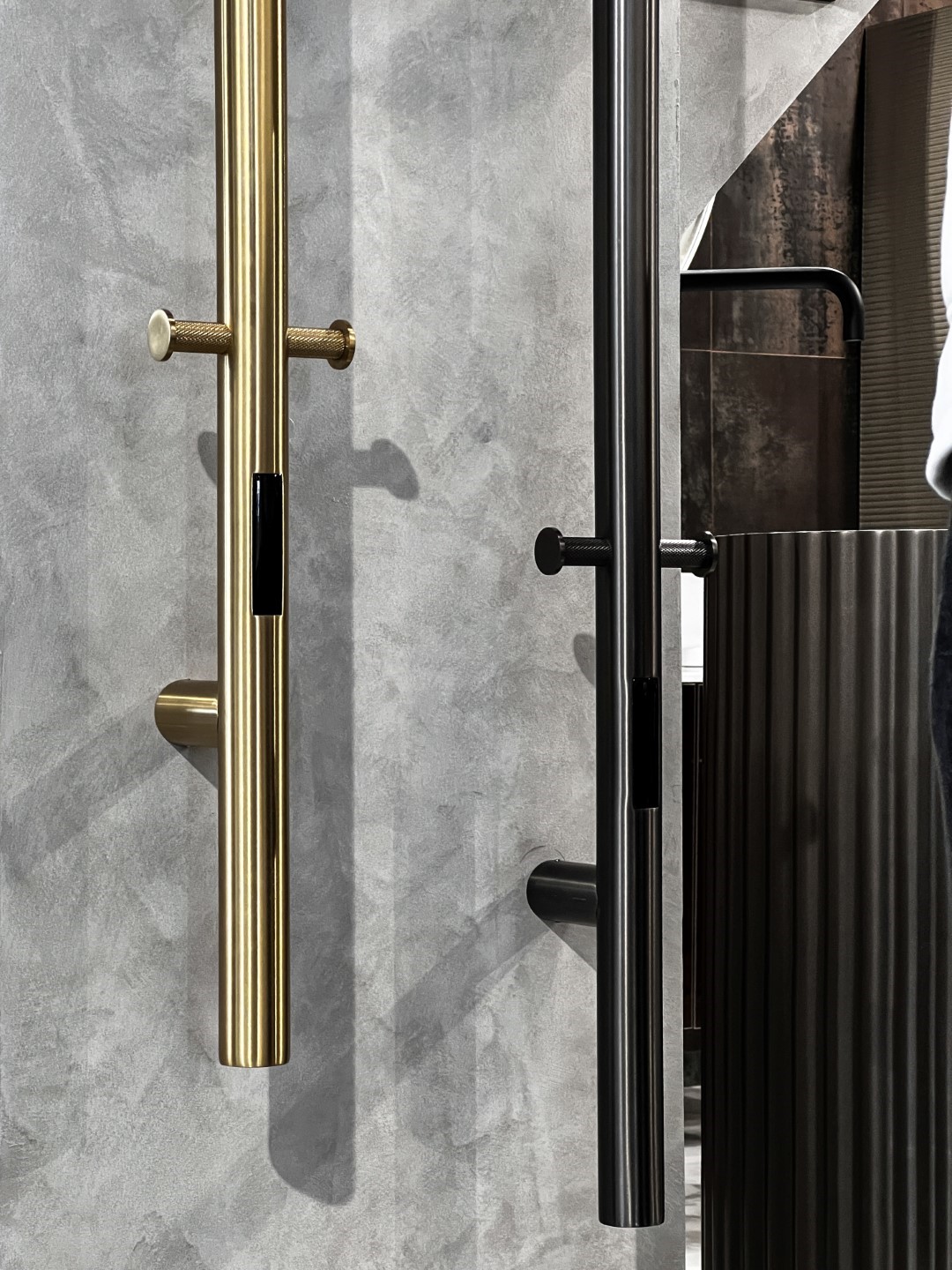 Полотенцесушитель электрический uno gun metal 110 x 122 x 1500 мм. 726-gm boheme