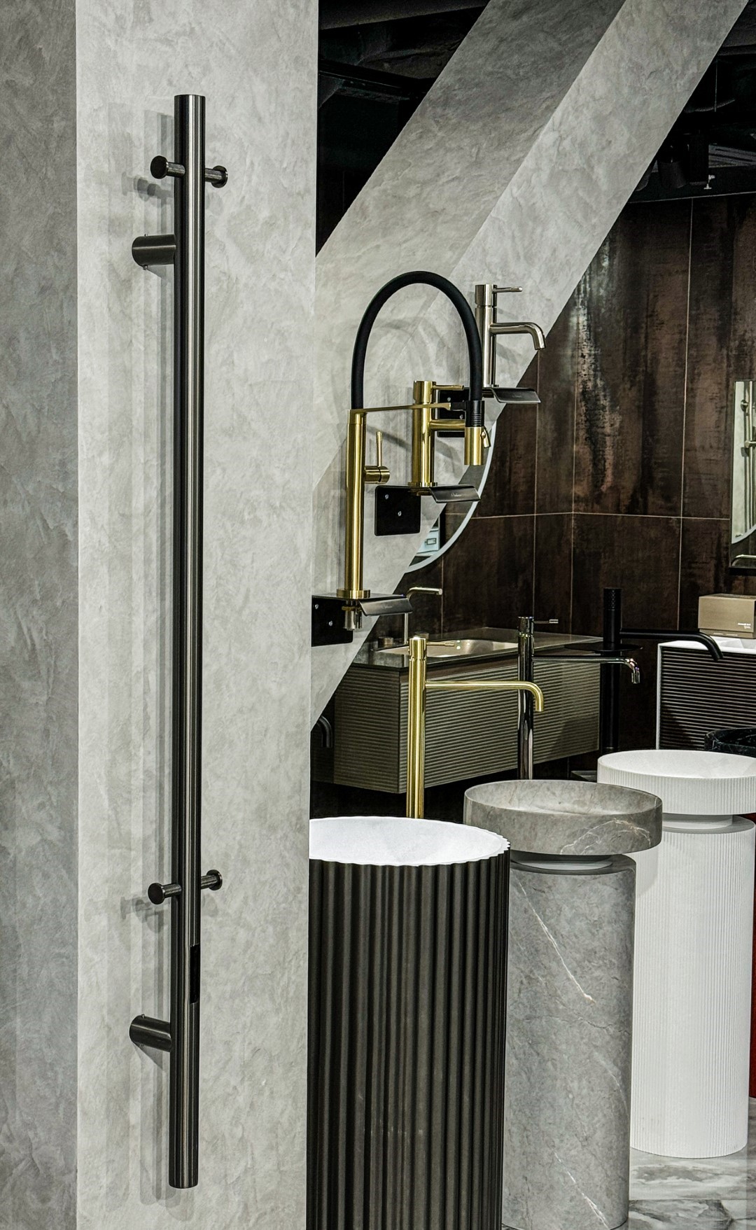 Полотенцесушитель электрический uno gun metal 110 x 122 x 1500 мм. 726-gm boheme