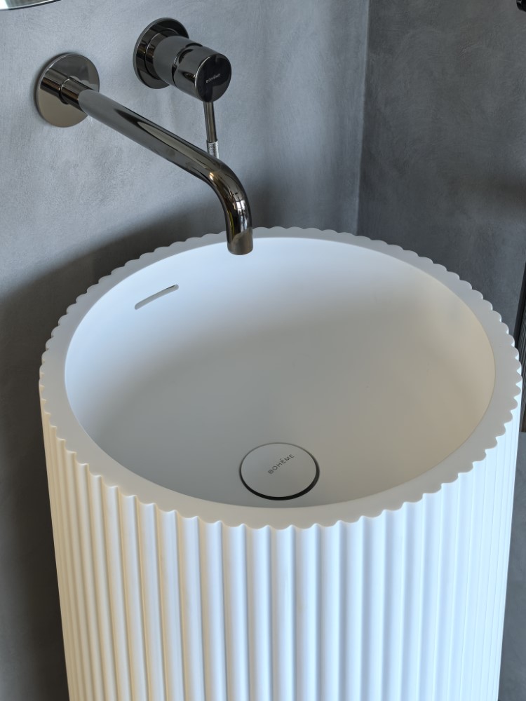 Раковина напольная рифленая torre corian 480*480*850 matt white