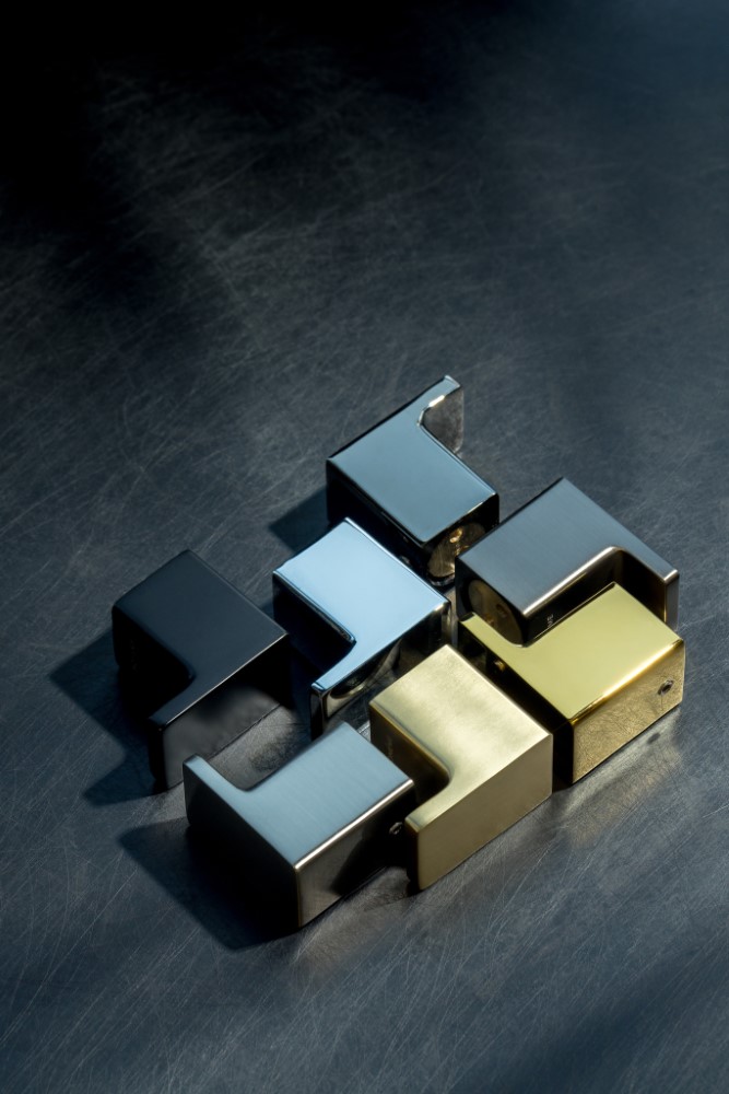 Крючок Qubic Matt Gold
