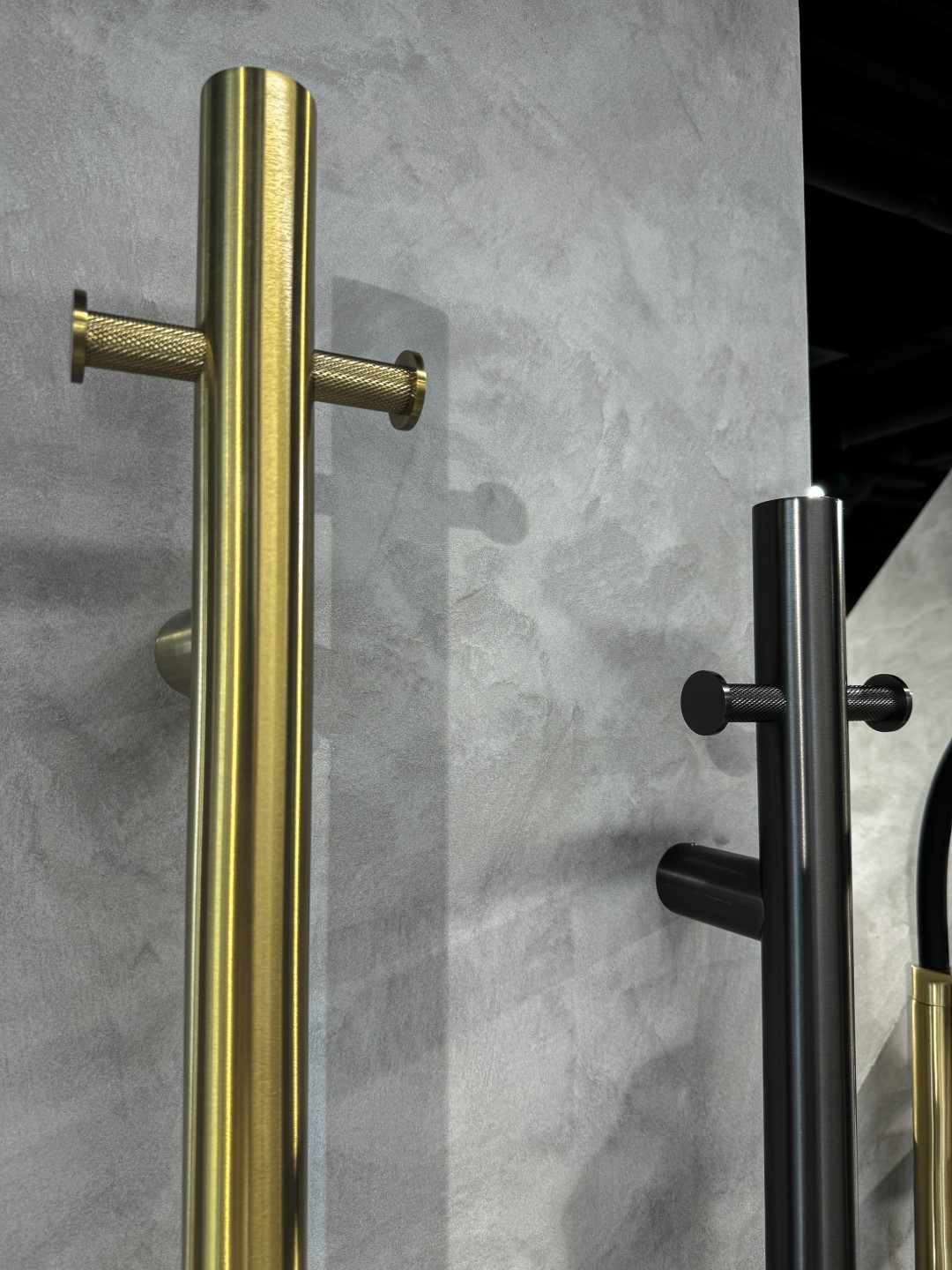 Полотенцесушитель электрический uno gun metal 110 x 122 x 1500 мм. 726-gm boheme