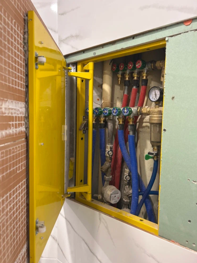 Люк под плитку «Формат КН» 200х300 мм (ШхВ)