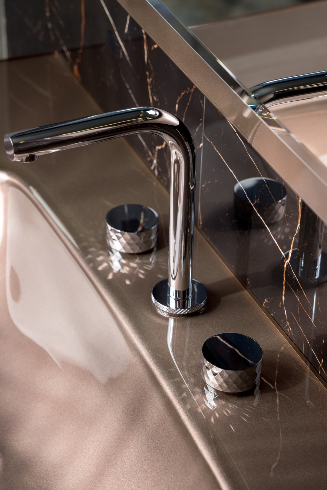 Смеситель на столешницу stick diamond на 3 отв. chrome