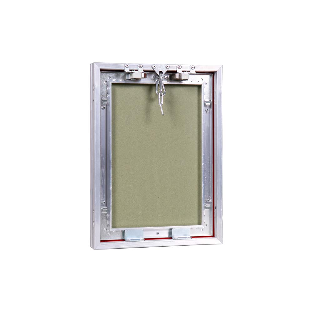 Люк со съёмной дверцей на цепочке «Контур» 200х300 мм (ШхВ)