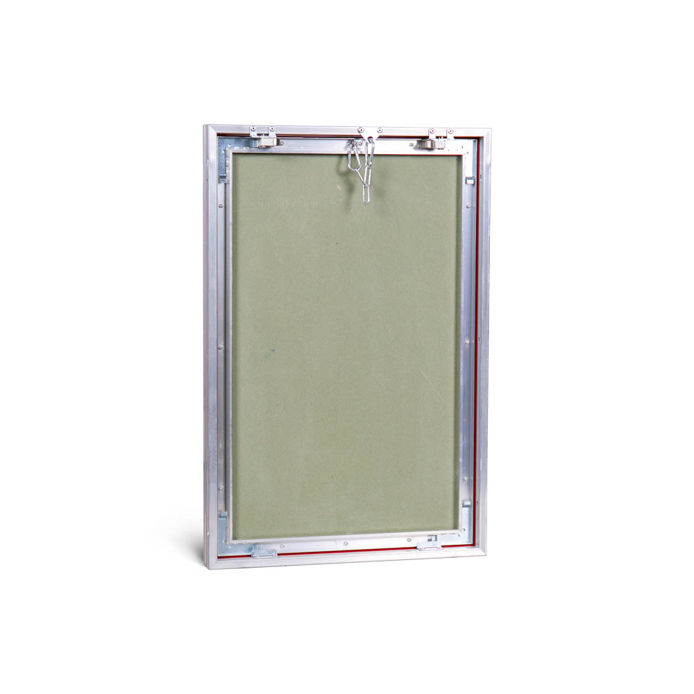 Люк со съёмной дверцей на цепочке «Контур» 400х600 мм (ШхВ)