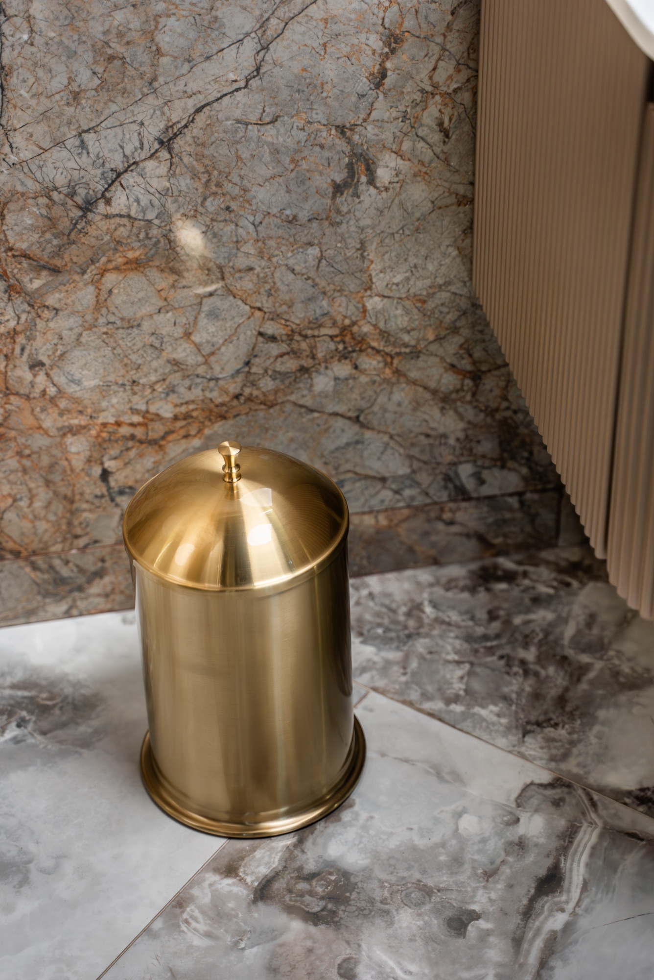 Ведро для мусора, классика Matt Gold